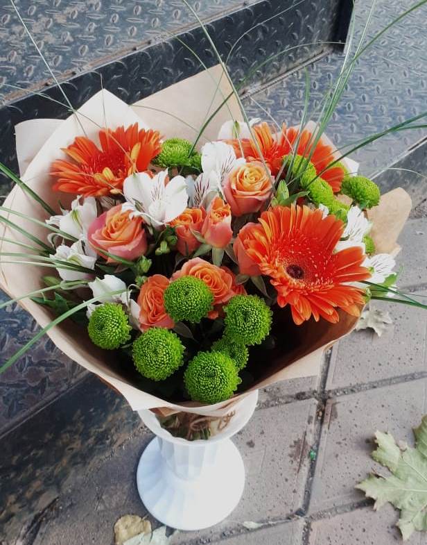 Букет цветов из: Герберы, Хризантемы, Альстромерии и Розы в Новочернореченский