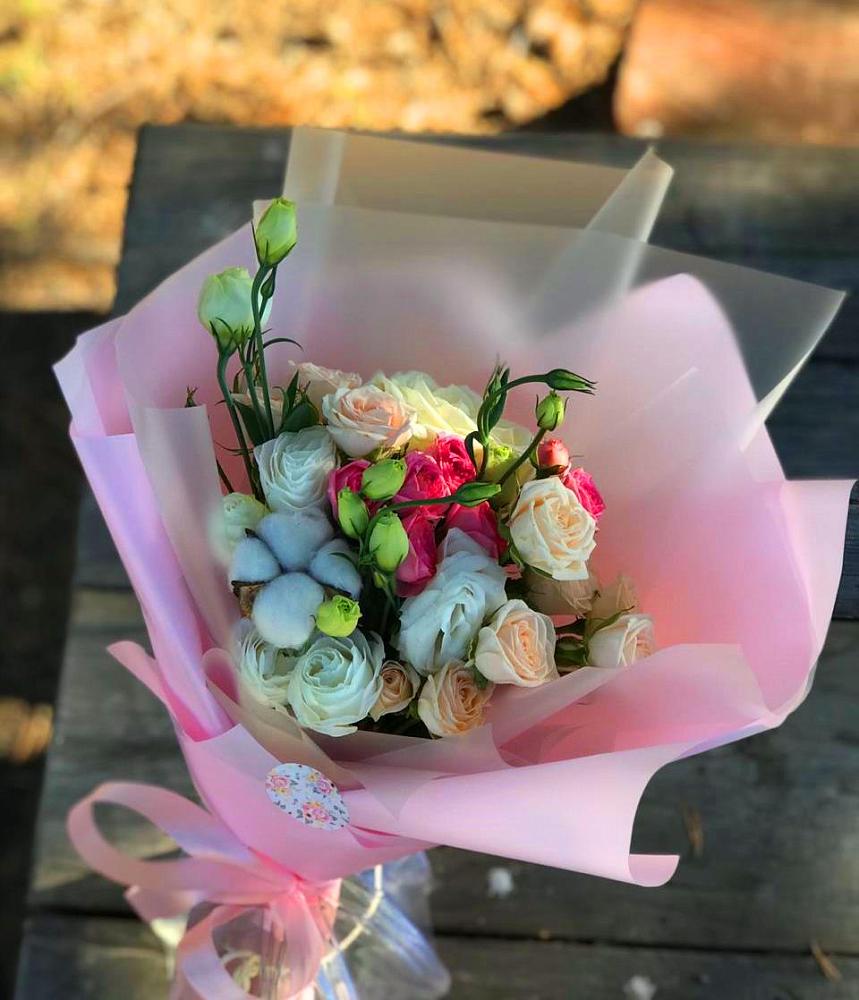 Букет цветов из: Розы и Лизиантусы в Новочернореченский