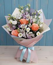 Букет цветов из:  Лизиантусы, Розы, Альстромерии и Гипсофила в Новочернореченский