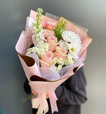 Букет цветов из:  Хризантемы и Розы в Новочернореченский