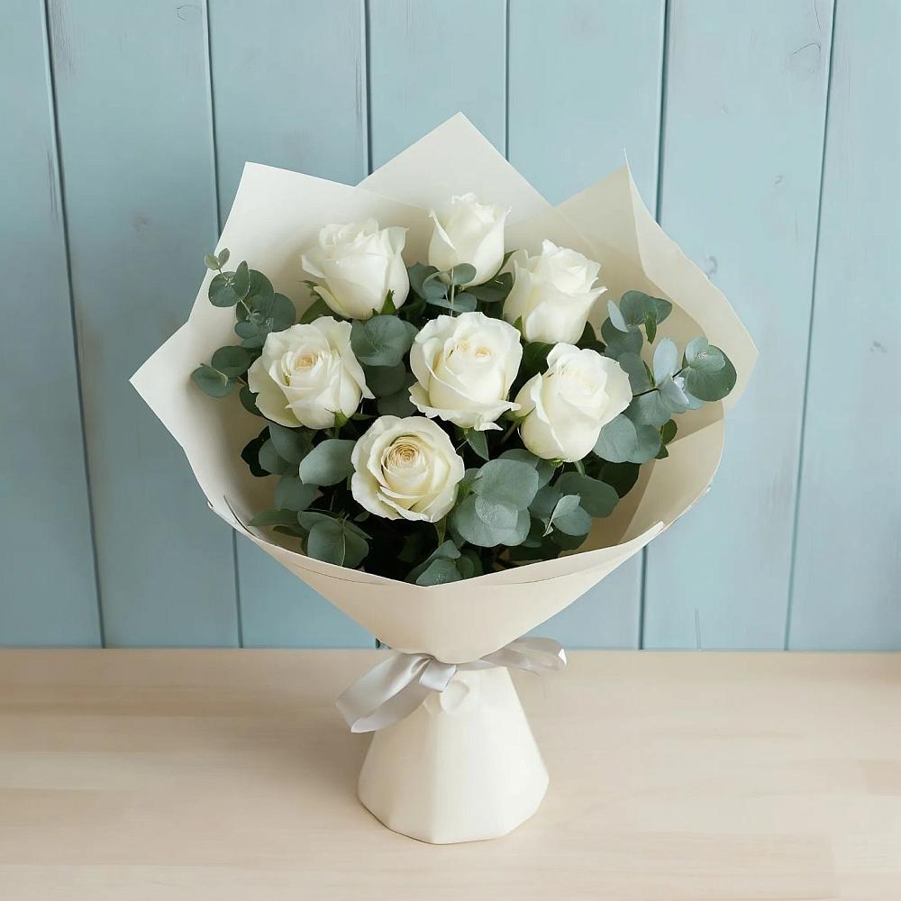 Букет Белые розы в Эвкалипте в Новочернореченский