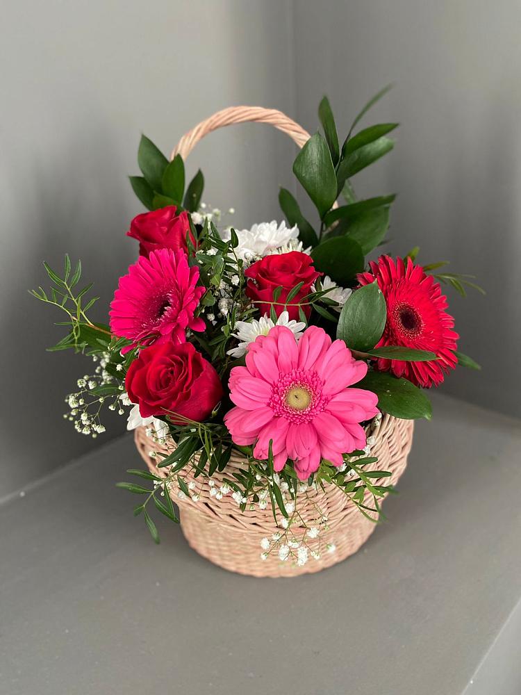 Цветочная композиция из Розы, Хризантемы и Герберы в корзине в Новочернореченский