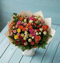 Букет Микс из разноцветных кустовых роз в Новочернореченский
